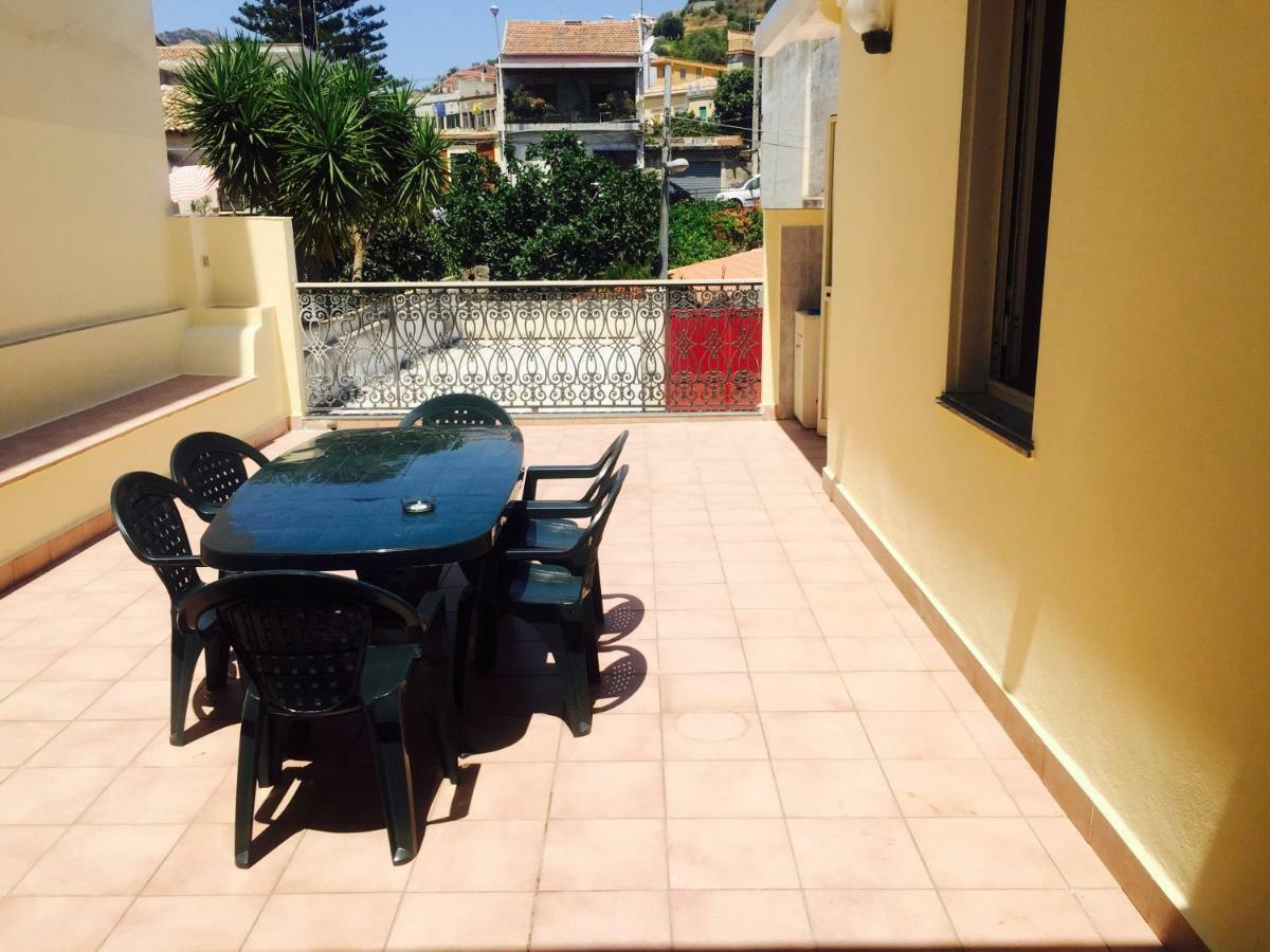 Casa F. I. Apartman Roccalumera Kültér fotó